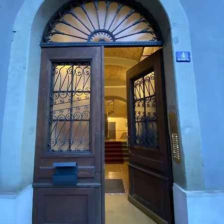Joyce E Trieste, Casa Di E Lettere Апартаменты *